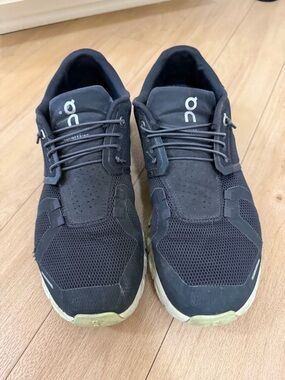 On Running Men's Black Athletic Lace-Up Trainers